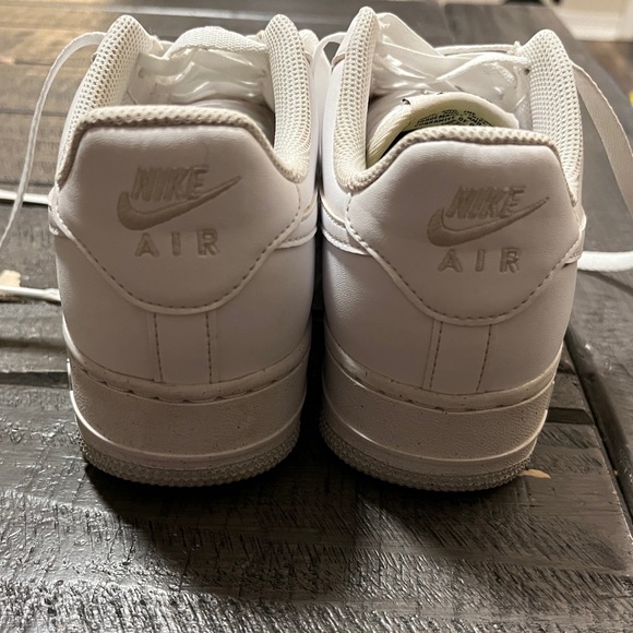 Women’s Air Force 1’s - Picture 2 of 3